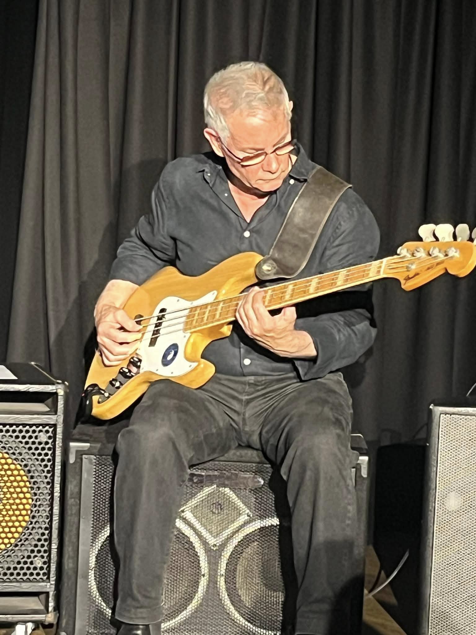 Chris Perry — bass live