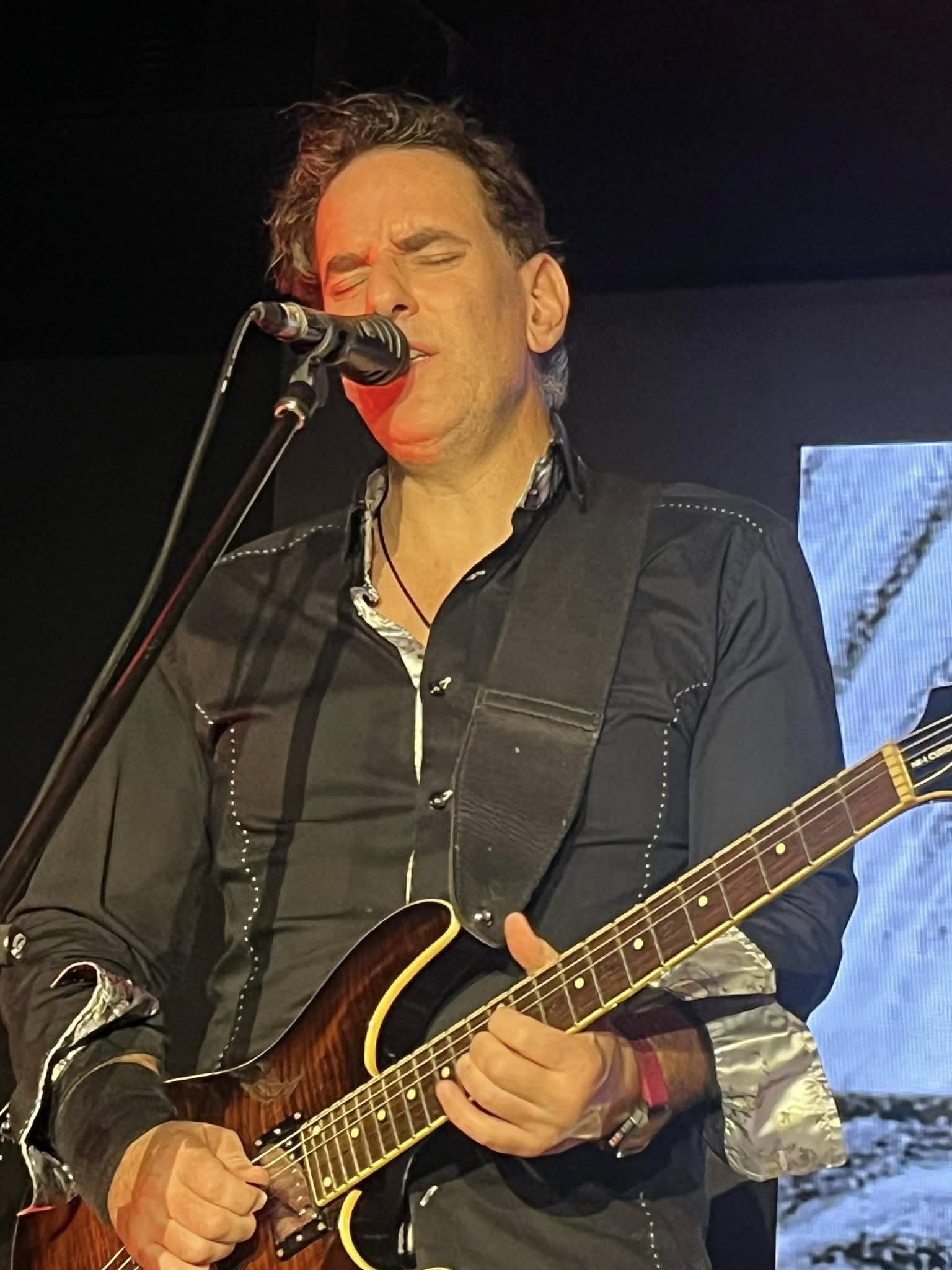 Neville Kaye performing live